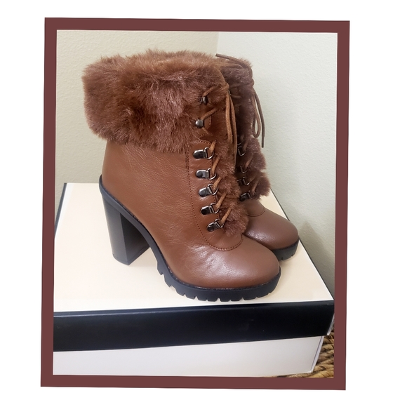 NWB Brown Lace up Boots 👢...size 6 - Picture 1 of 3